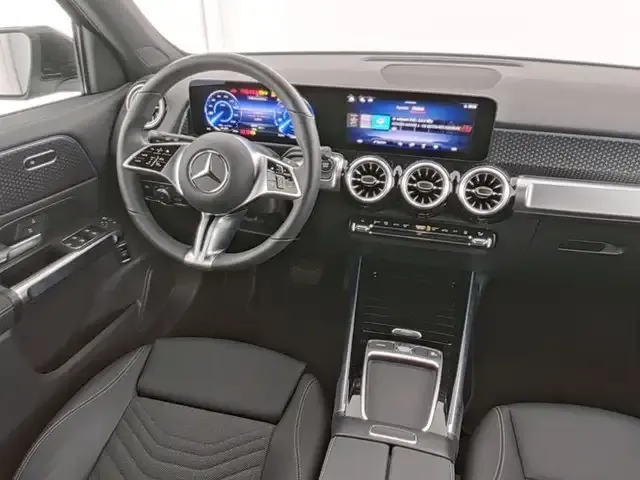 Mercedes-Benz EQB 300