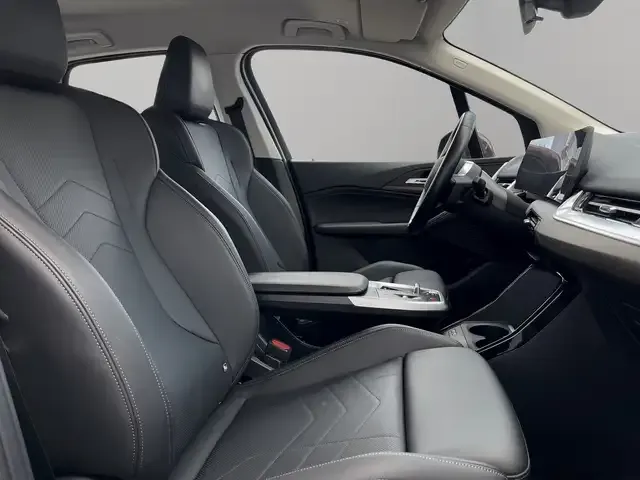 BMW 225