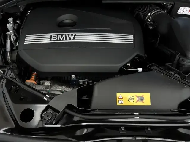 BMW 225