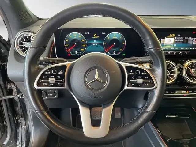 Mercedes-Benz GLB 180