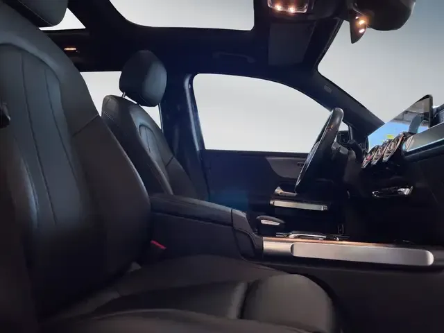 Mercedes-Benz GLB 180