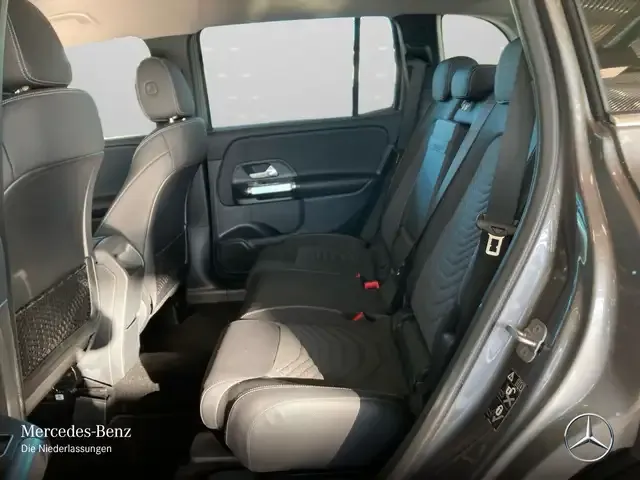 Mercedes-Benz GLB 180