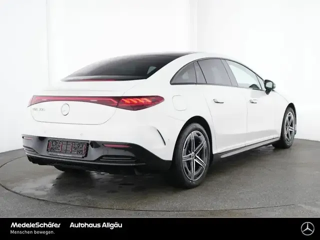 Mercedes-Benz EQE 300