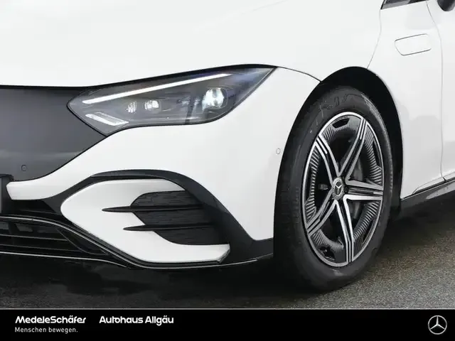 Mercedes-Benz EQE 300