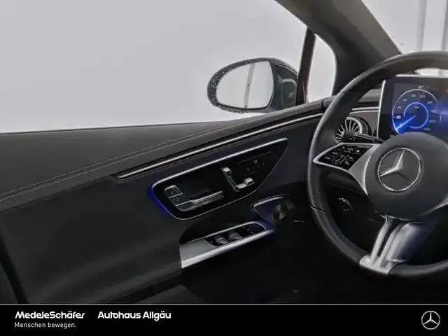 Mercedes-Benz EQE 300