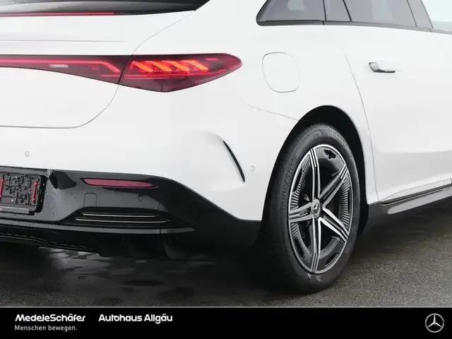 Mercedes-Benz EQE 300
