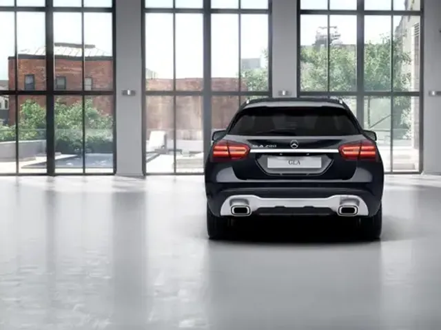 Mercedes-Benz GLA 200