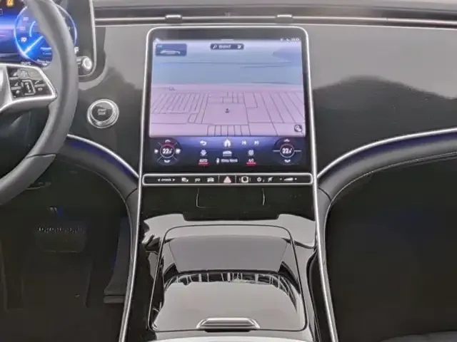 Mercedes-Benz EQE 300