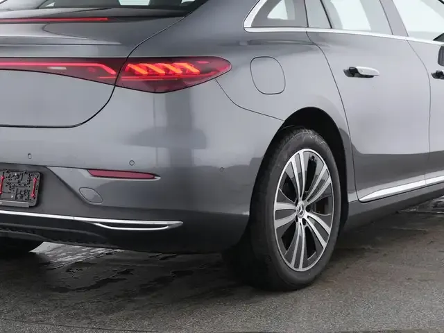 Mercedes-Benz EQE 300