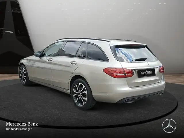 Mercedes-Benz C 220