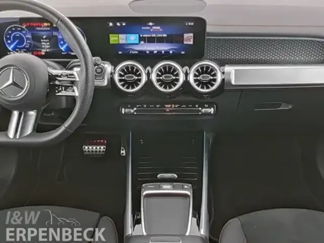 Mercedes-Benz EQB 300