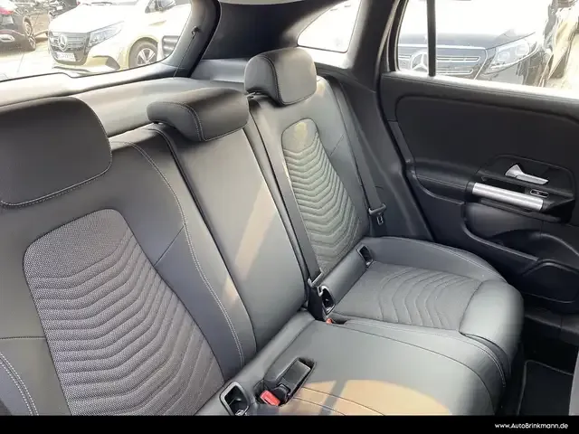 Mercedes-Benz GLA 180