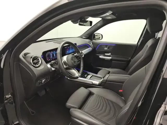 Mercedes-Benz GLB 220