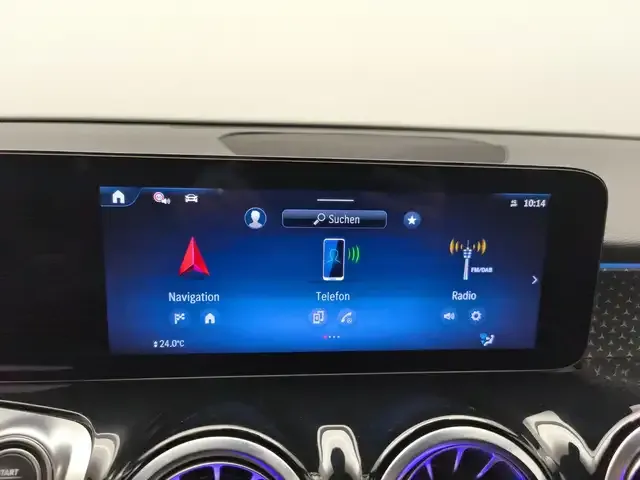 Mercedes-Benz GLB 220