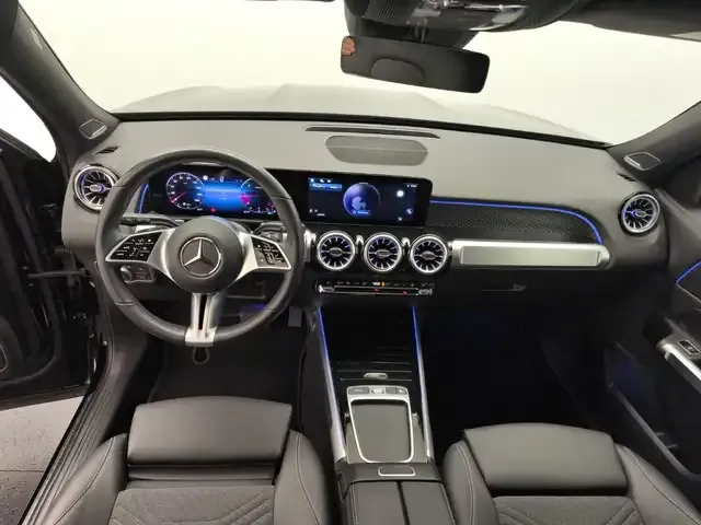 Mercedes-Benz GLB 220