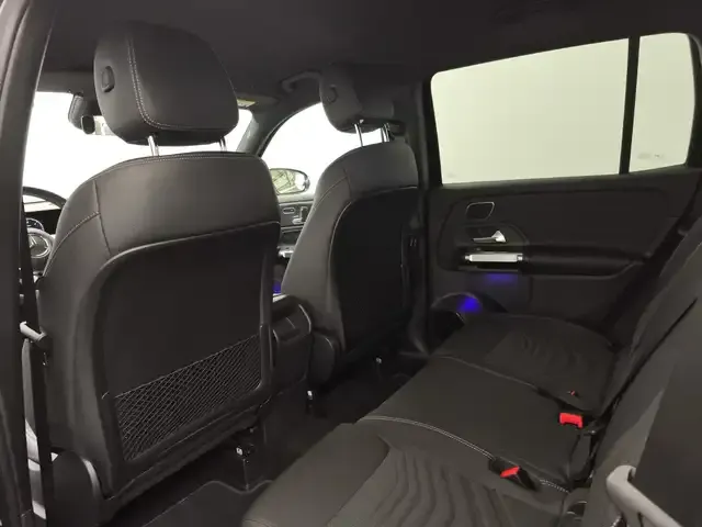 Mercedes-Benz GLB 220