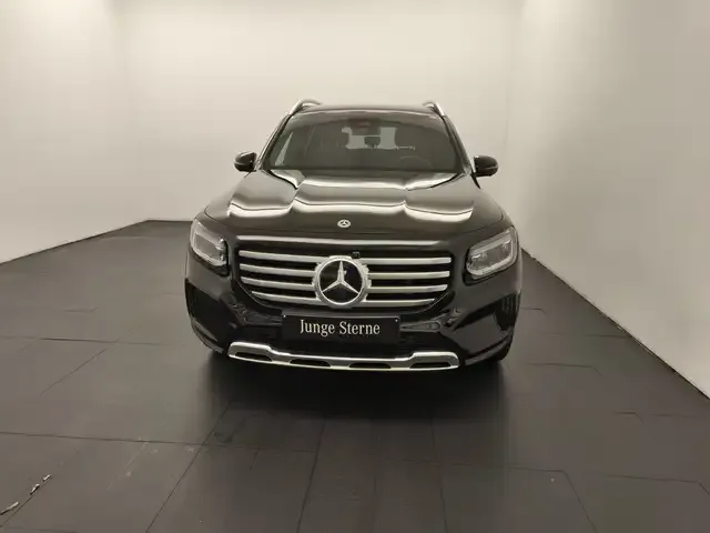 Mercedes-Benz GLB 220