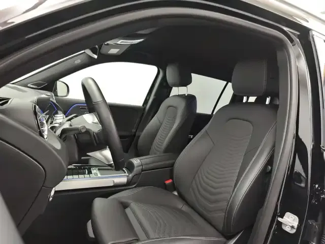 Mercedes-Benz GLB 220