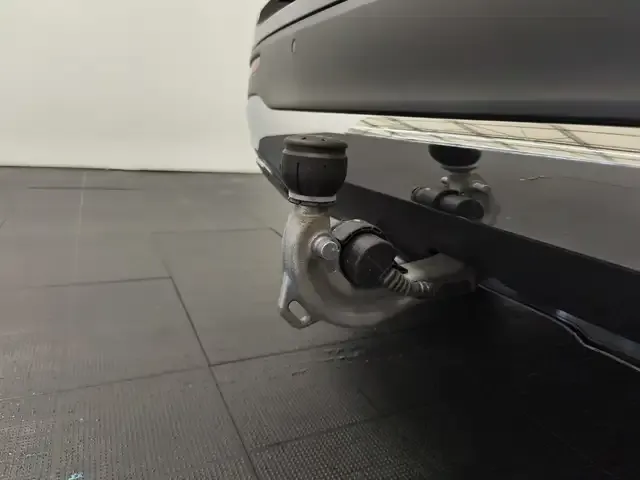 Mercedes-Benz GLB 220