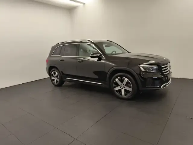 Mercedes-Benz GLB 220