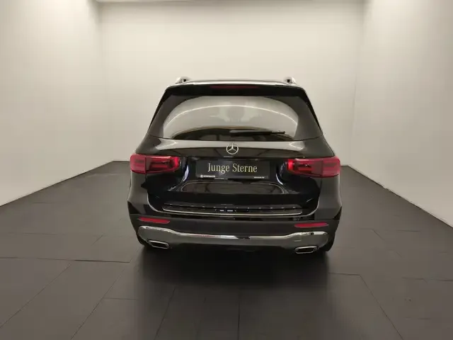 Mercedes-Benz GLB 220