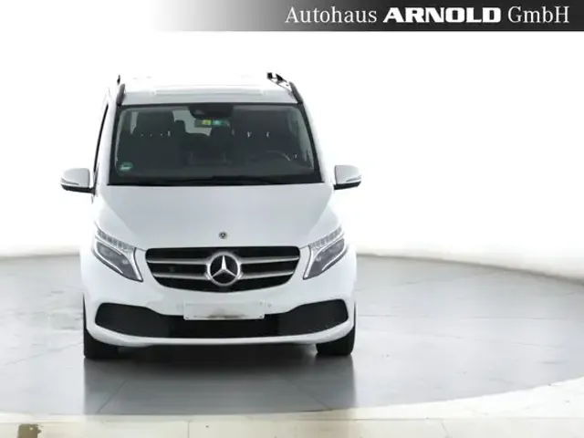 Mercedes-Benz V 250