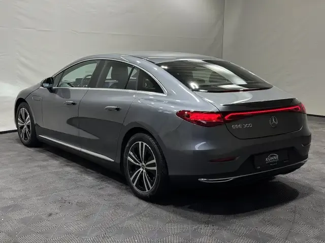 Mercedes-Benz EQE 300