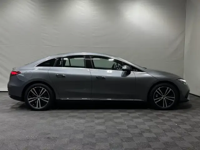 Mercedes-Benz EQE 300
