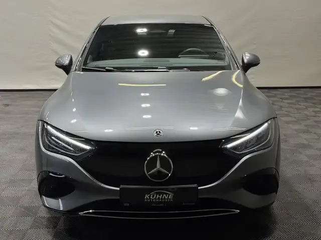 Mercedes-Benz EQE 300