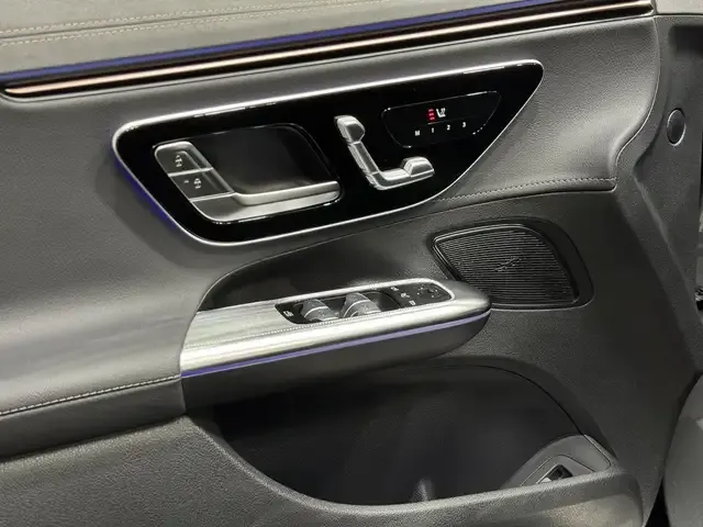 Mercedes-Benz EQE 300