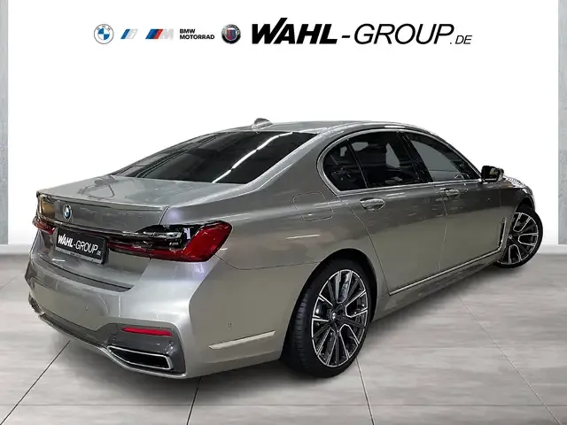 BMW 750