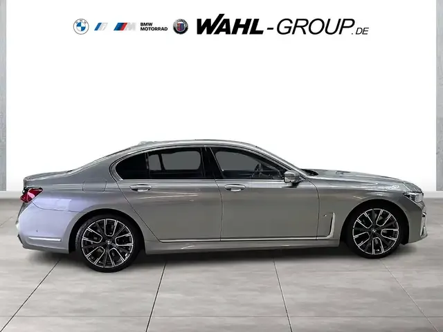BMW 750