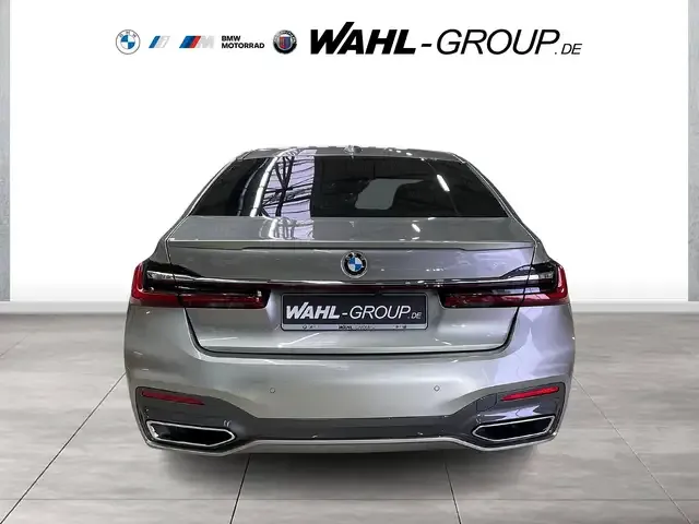 BMW 750