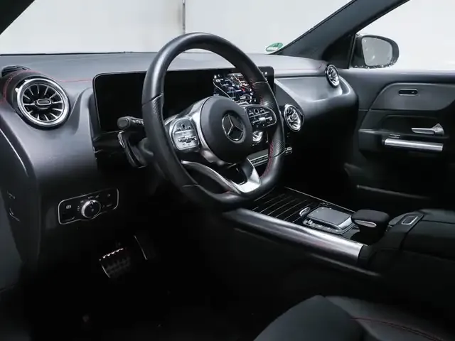 Mercedes-Benz EQA 300