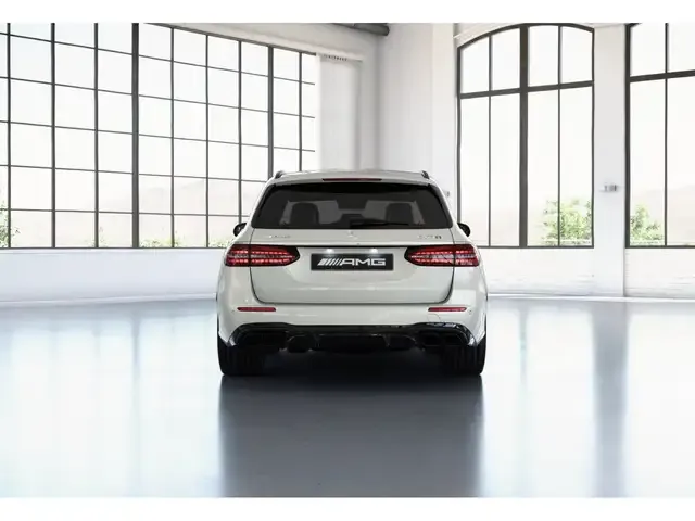 Mercedes-Benz E 63 AMG