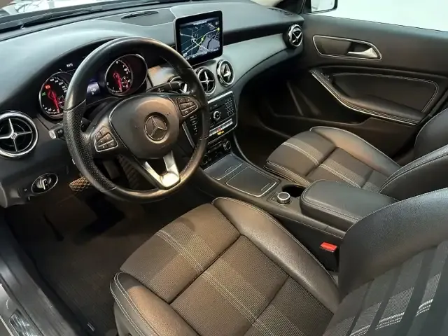 Mercedes-Benz GLA 180