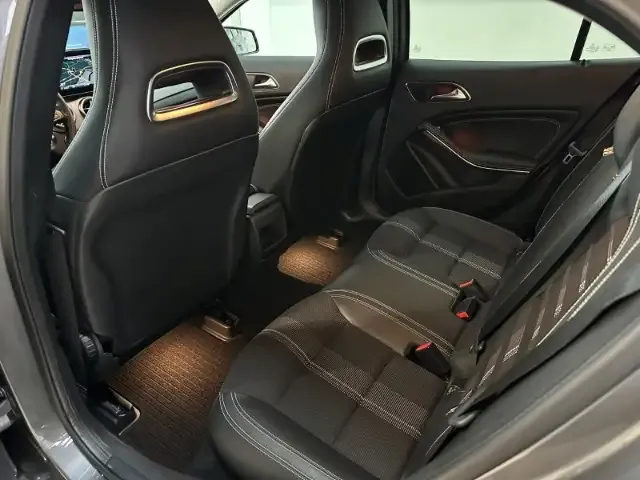 Mercedes-Benz GLA 180