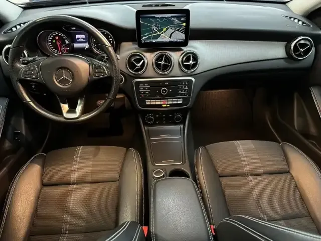 Mercedes-Benz GLA 180