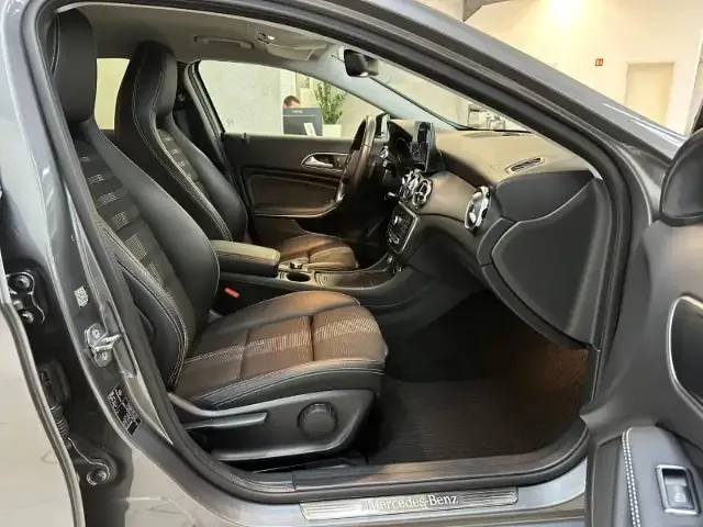 Mercedes-Benz GLA 180