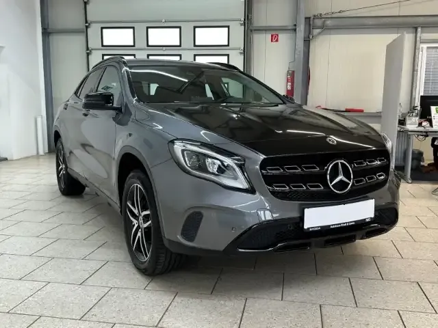 Mercedes-Benz GLA 180