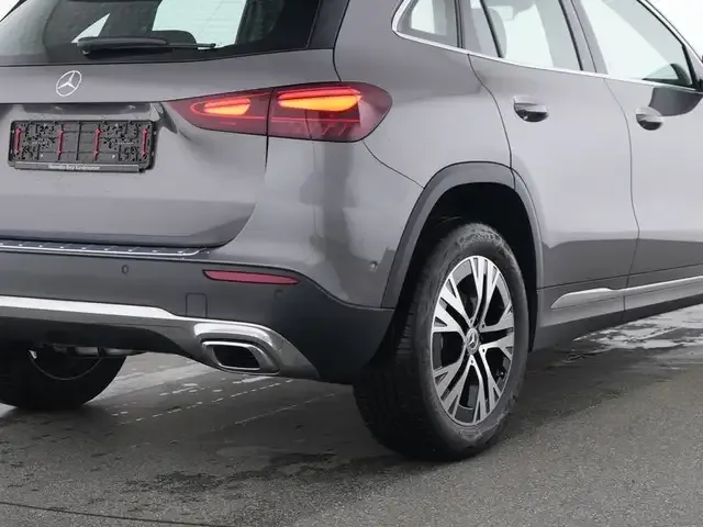 Mercedes-Benz GLA 220