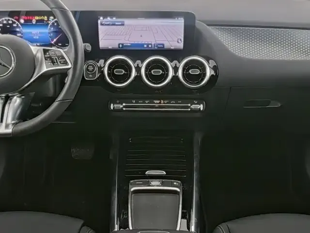 Mercedes-Benz GLA 220