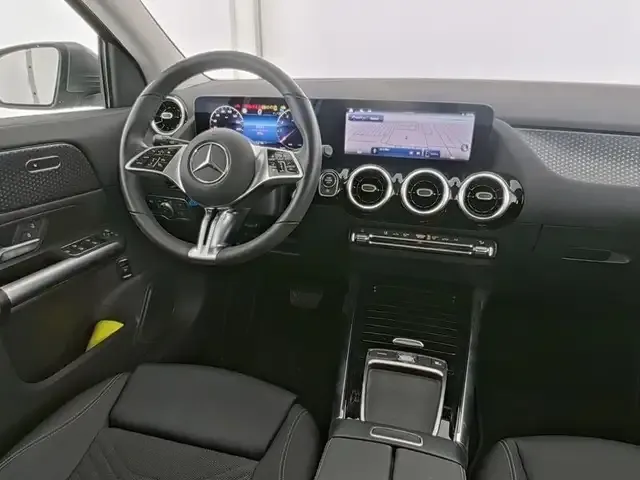 Mercedes-Benz GLA 220