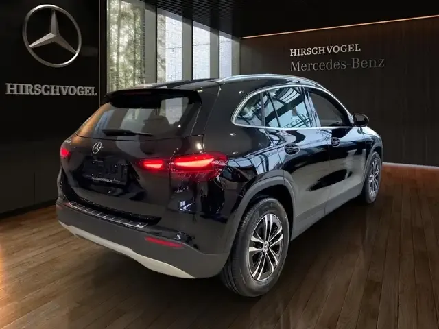 Mercedes-Benz GLA 180