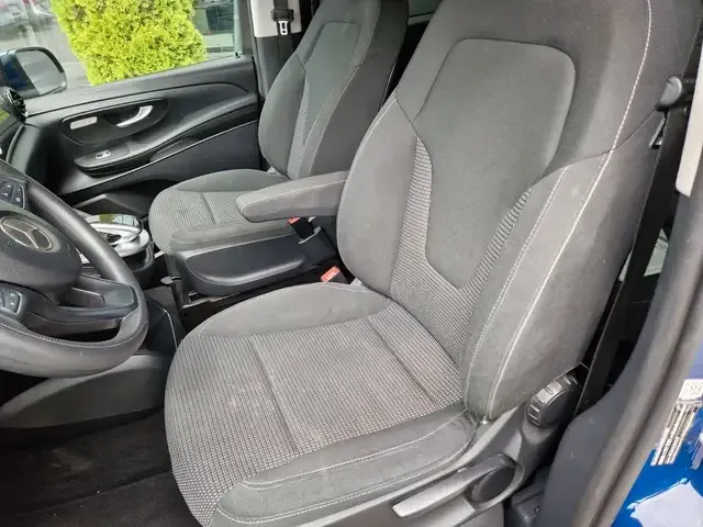 Mercedes-Benz V 220