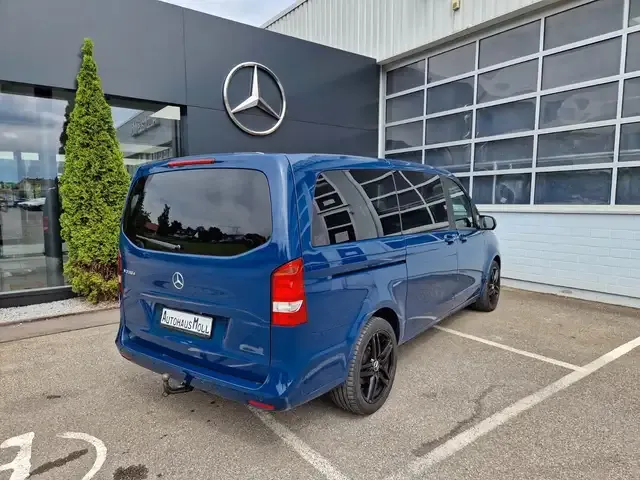 Mercedes-Benz V 220