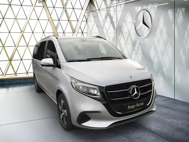 Mercedes-Benz V 220