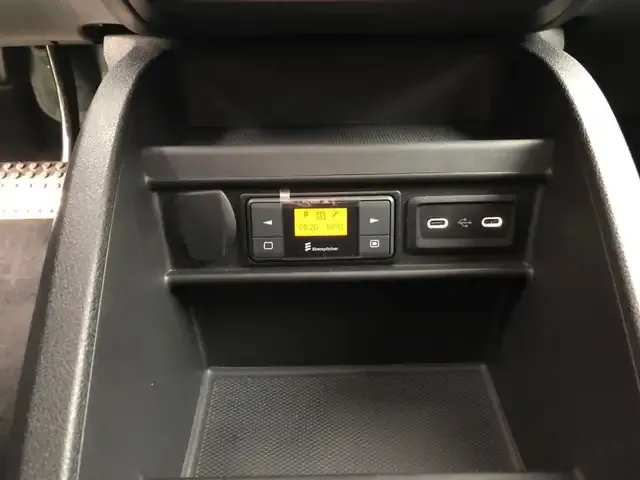 Mercedes-Benz V 220