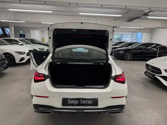 Mercedes-Benz CLA 200
