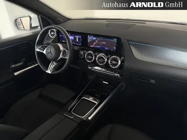 Mercedes-Benz EQA 300